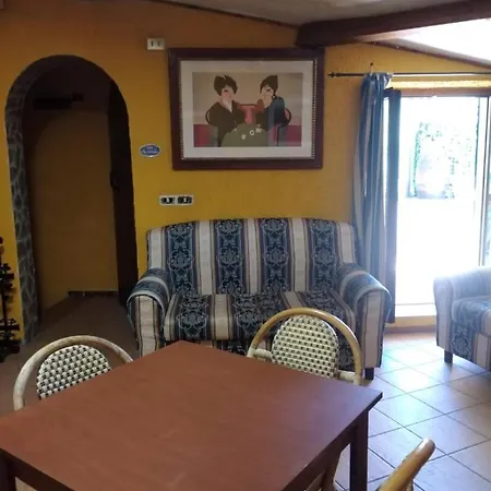 Fiordaliso Apartman *