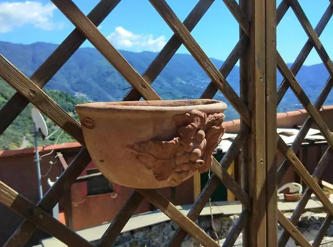 Lejlighed Fiordaliso Montale (Liguria)